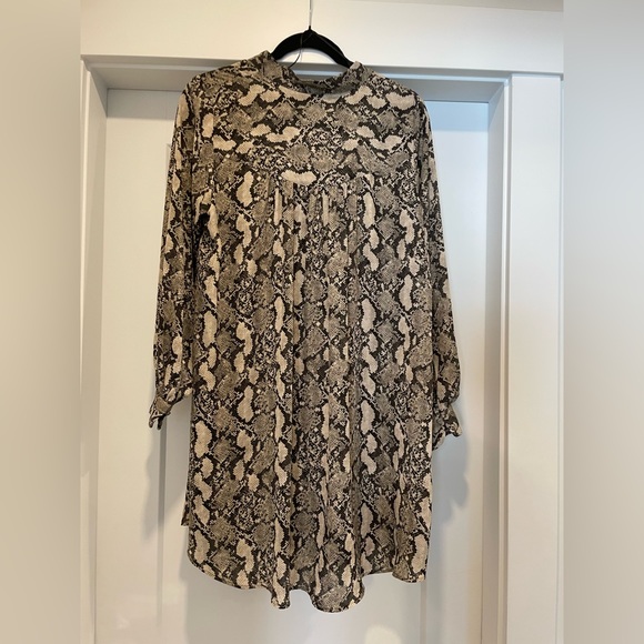 Crocodile print long sleeve button up dress - Picture 2 of 5